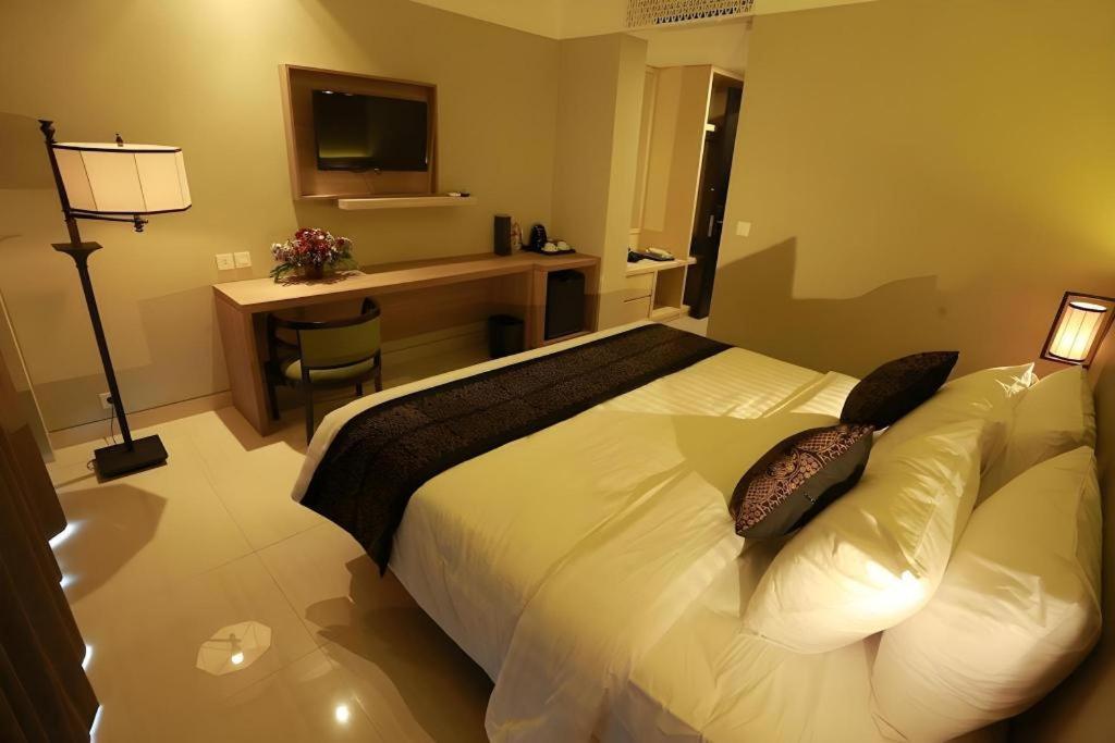 El Hotel Banyuwangi Exterior foto